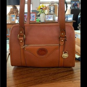 🌾 Dooney Bourke Satchel